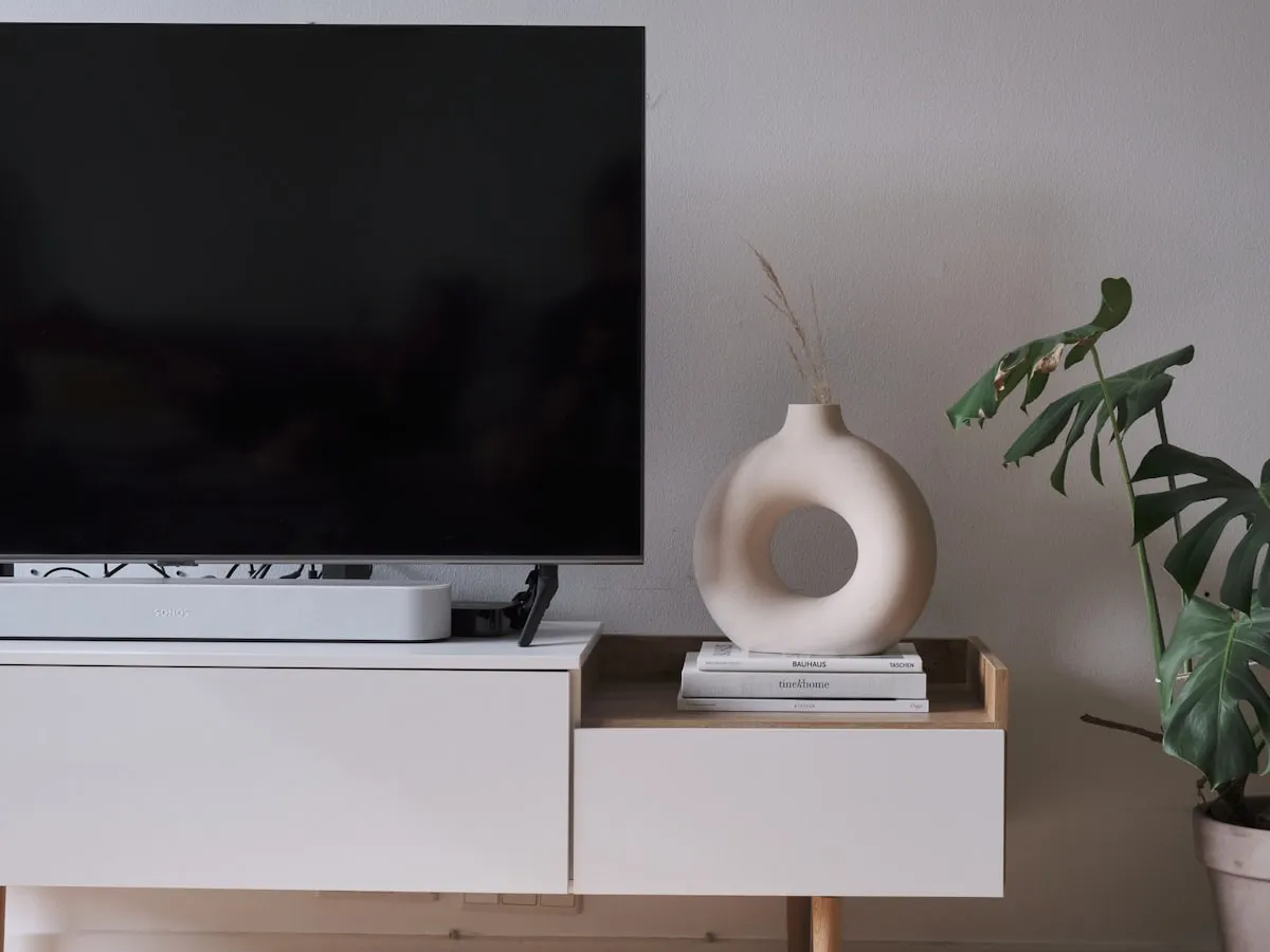 Painel de TV com nichos